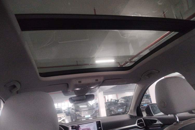 Used Volkswagen Tharu 2024 300TSI Two-Wheel-Drive Moon Luxury Edition