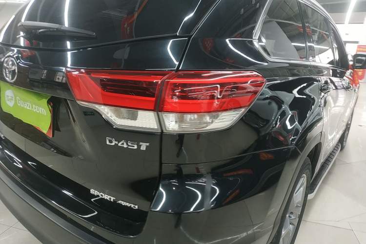 Used Toyota Highlander 2018 2.0T Four-Wheel Drive Prestige Version 7 Seats China VI Standard
