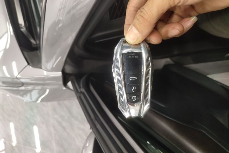 Used Toyota Avalon 2019 2.0L XLE Premium Edition China VI
