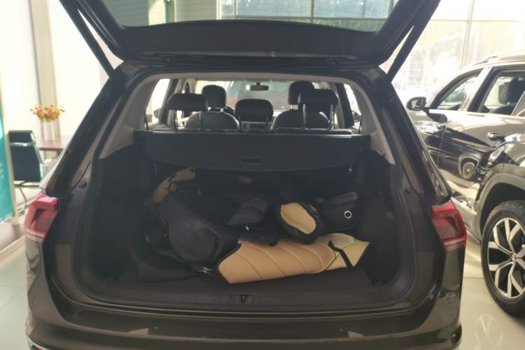 Used Volkswagen Tiguan L 2017 380TSI Automatic All-Wheel-Drive Luxury Edition