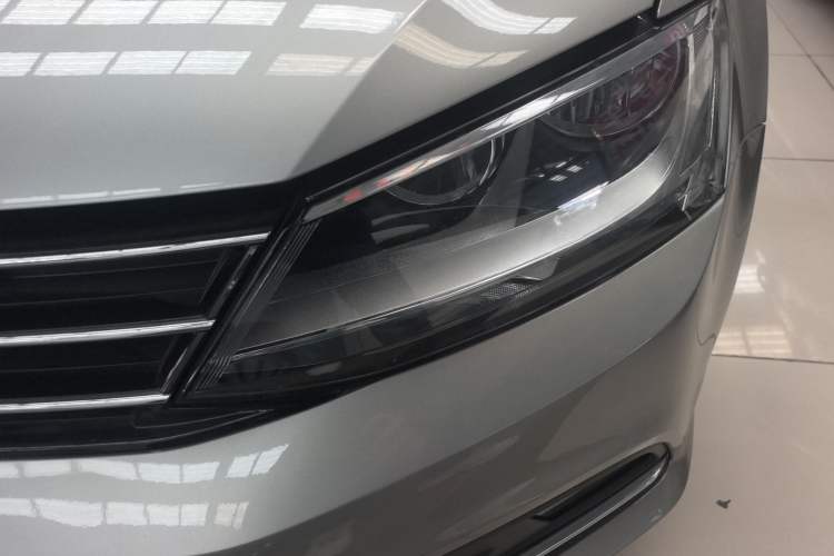 Used Volkswagen Sagitar 2015 230TSI Automatic Comfort Version