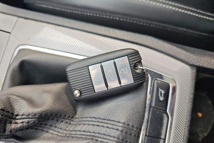 Used Roewe RX5 2018 20T Two-Wheel Drive Automatic Internet Smart Edition