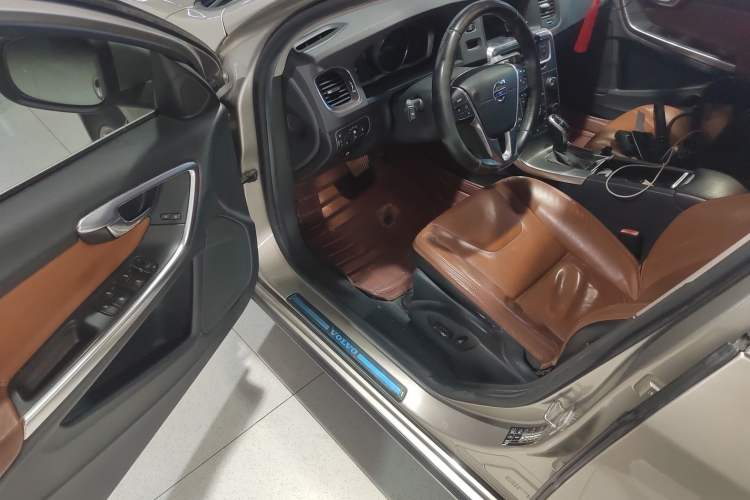 Used Volvo S60 2014 S60L T5 Intelligent Drive Edition
