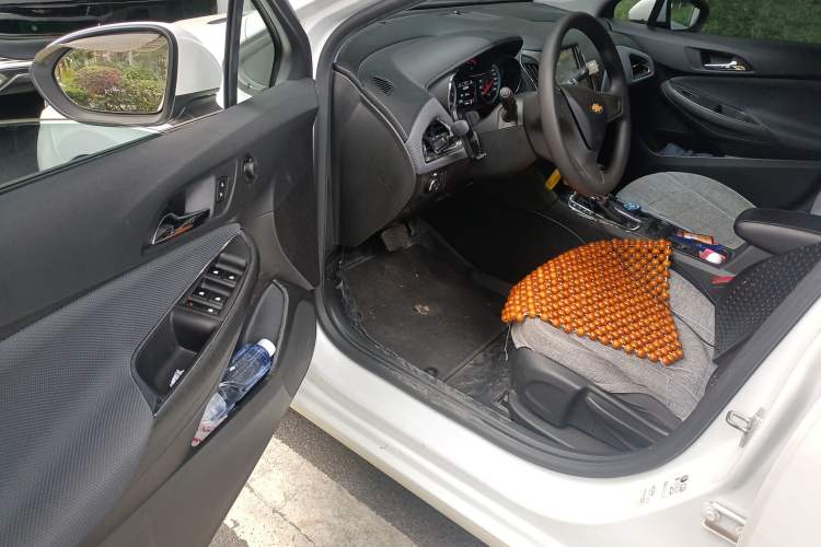 Used Chevrolet Cruze 2018 320 Automatic Pioneer Sunroof Edition
