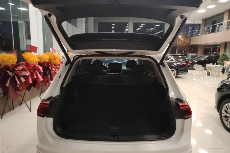 Used Volkswagen Tiguan L 2022 330TSI Automatic Two-Wheel Drive R-Line Enhanced Edition