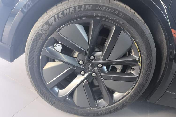 Used Li Auto L8 2023 Max model
