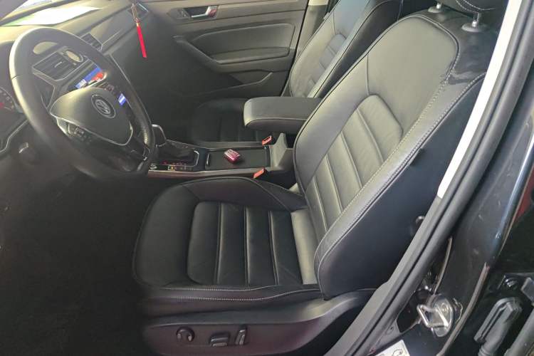 Used Volkswagen Passat 2017 330TSI DSG Luxury Edition
