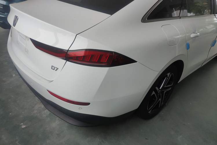 Used Roewe D7 2023 DMH 125km Superior Edition
