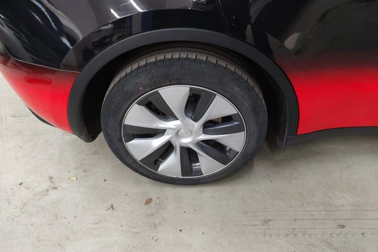 Used Tesla Model Y 2022 Long-Range All-Wheel-Drive Version