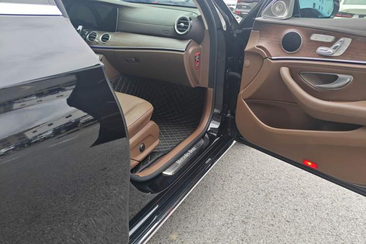 Used Mercedes-Benz E-Class 2023 Updated E 300 L Fashion Edition
