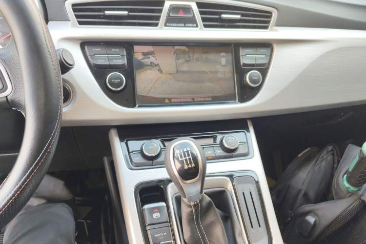 Used Geely Auto Emgrand X7 Sport 2018 2.0L Manual Two-Wheel Drive Zhiya Version
