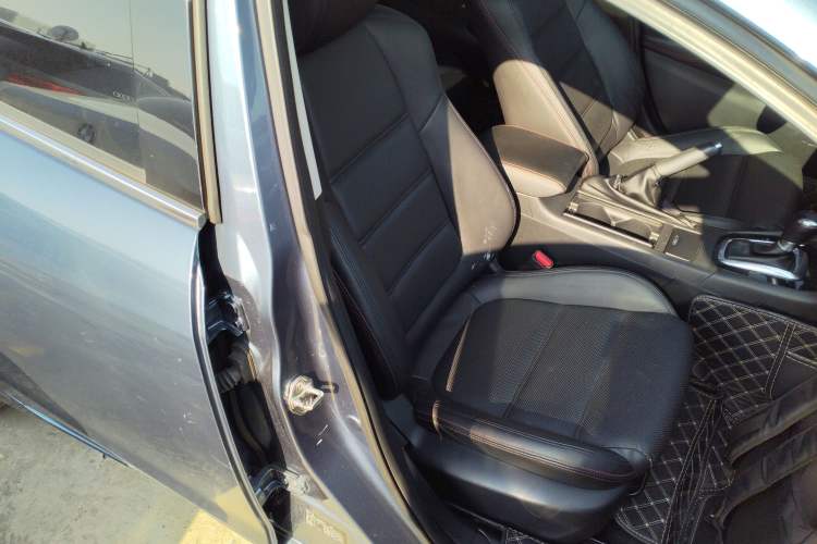 Used Mazda Atenza 2014 2.0L Blue Sky Luxury Edition
