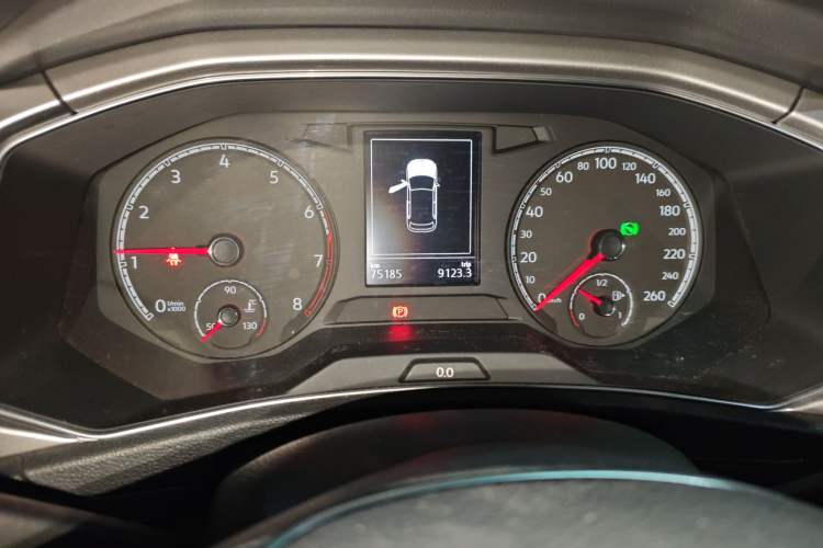 Used Volkswagen T-ROC 2018 280TSI DSG Two-Wheel Drive Advanced Version China V Emission Standard
