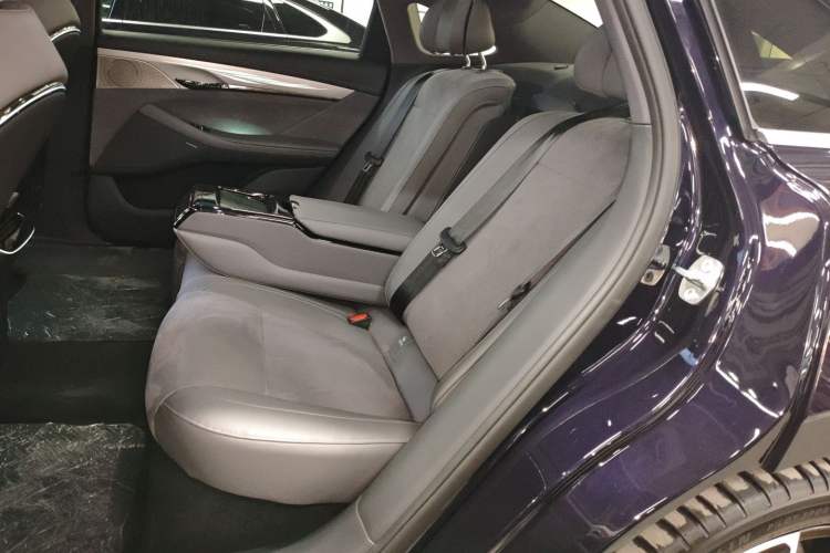 Used VOYAH PASSION 2024 PHEV Four-Wheel Drive Ultra-Long Range Flagship Model
