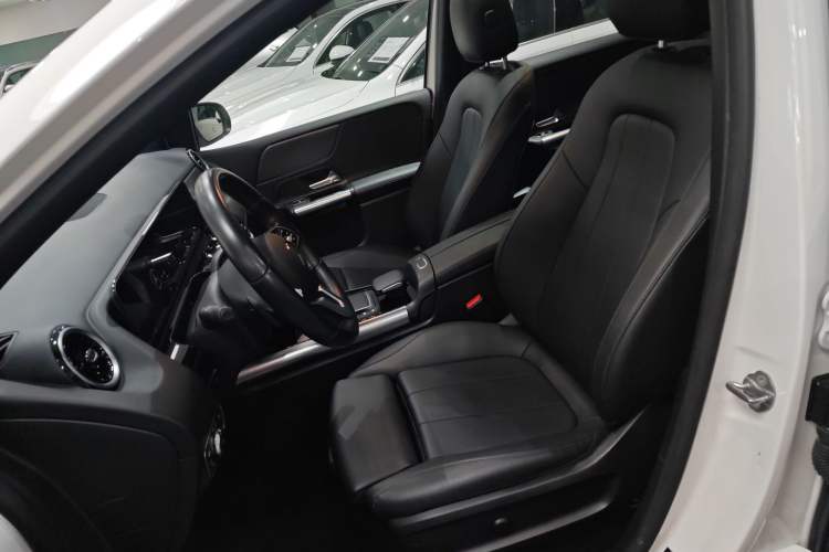 Used Mercedes-Benz B-Class 2022 Second Facelift B 200 Fashion Edition
