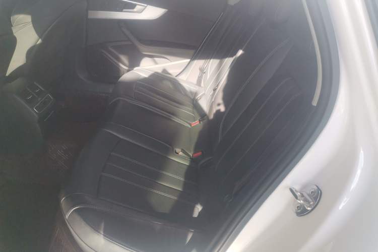 Used Audi A4L 2022 40 TFSI Luxury Dynamic Model
