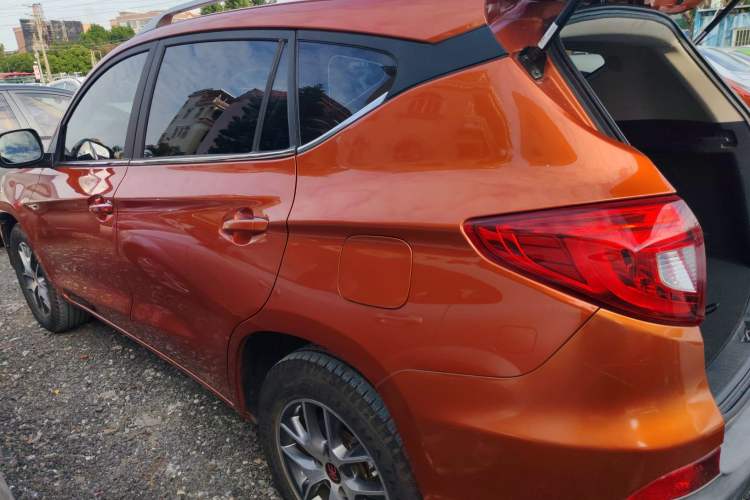 Used BYD Song 2016 GaiShi Edition 1.5TI Manual Elite Model
