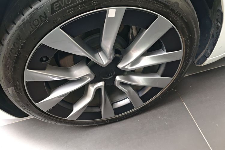 Used Tesla Model 3 2023 Long-Range All-Wheel-Drive Version
