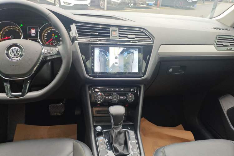 Used Volkswagen Tiguan L 2020 330TSI Automatic Two-Wheel Drive Panoramic Comfort Edition China VI Standard