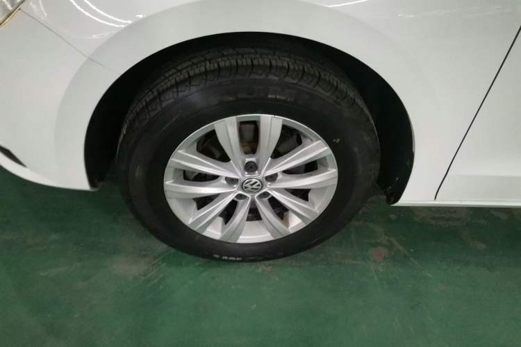 Used Volkswagen Bora 2016 1.6L Manual Fashion Edition
