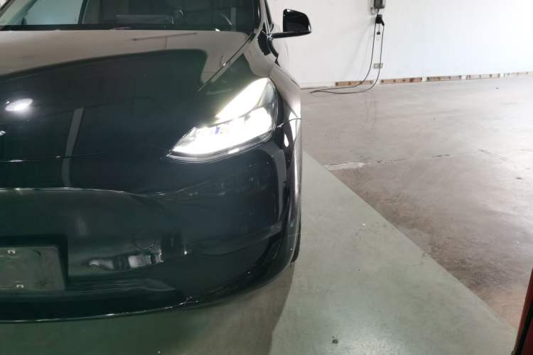 Used Tesla Model Y 2022 Long-Range All-Wheel-Drive Version