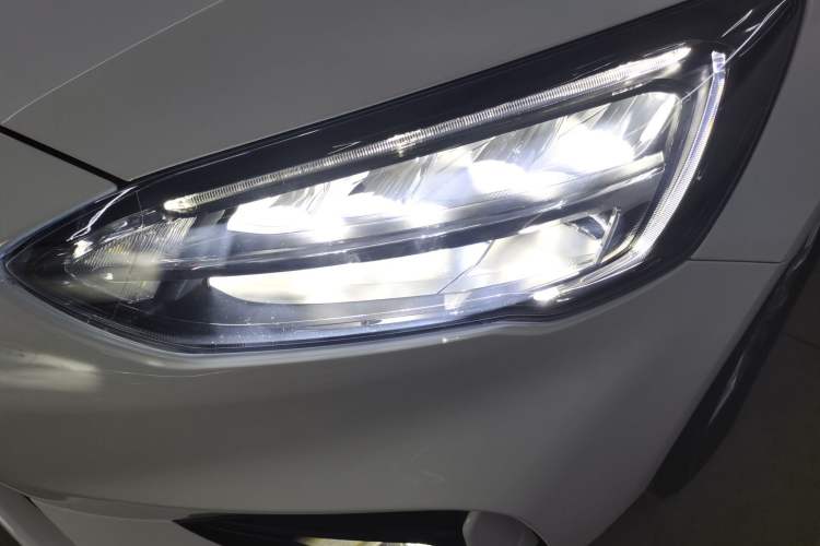 Used Ford Focus 2021 Hatchback EcoBoost 180 Automatic Titanium Edition
