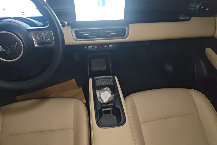 Used Wuling Bingo PLUS 2024 510 km Flagship Edition Four-Seater Version
