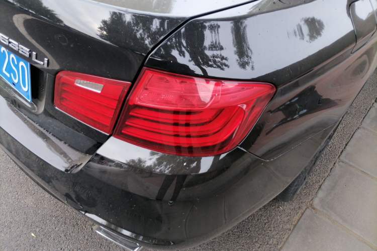 Used BMW 5 Series 2014 535Li Leading Model
