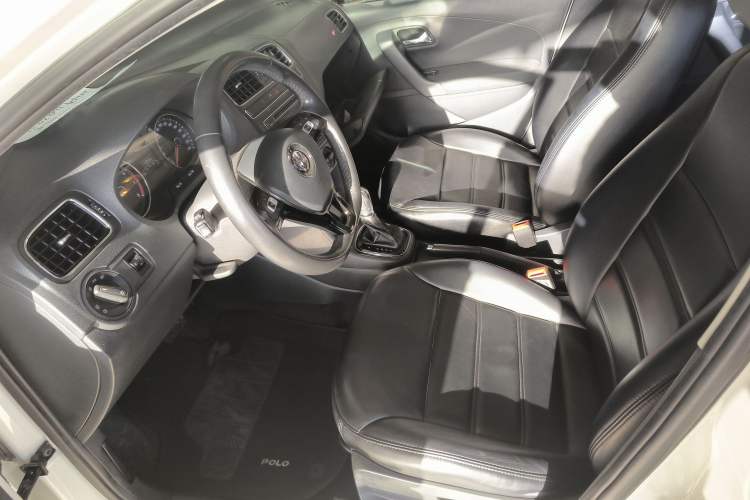 Used Volkswagen Polo 2016 1.6L Automatic Comfort Model
