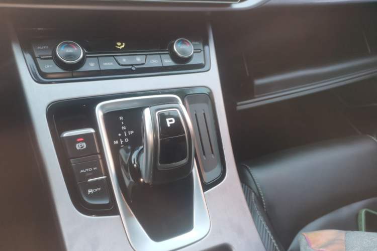 Used Geely Auto Emgrand X7 Sport 2021 Million Edition 1.8TD DCT Two-Wheel Drive Comfort Model
