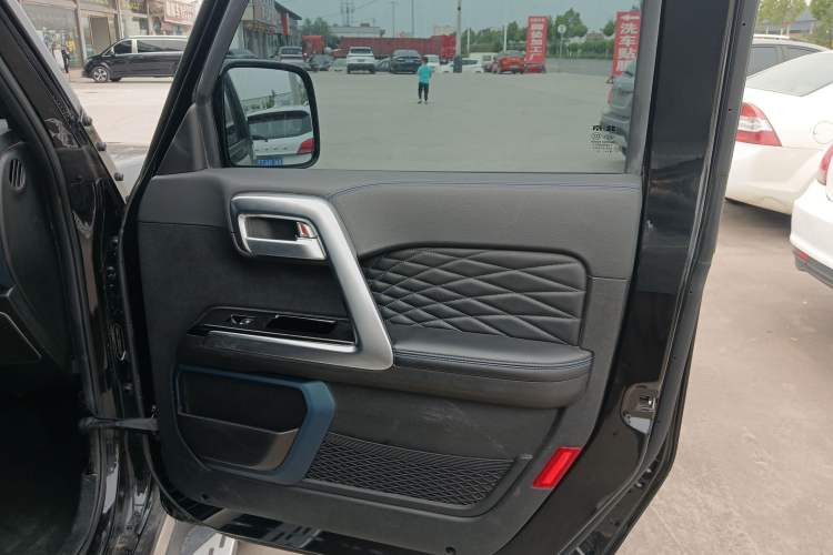 Used Beijing Auto BJ40 2020 2.0T Automatic Four-Wheel Drive Urban Hunter Edition Chivalrous Type
