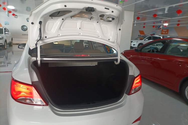 Used Hyundai Verna 2014 1.4L Automatic Smart GLS
