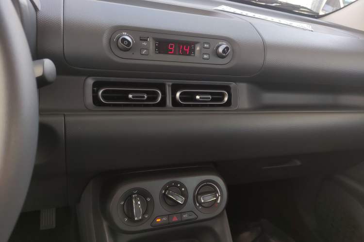 Used Wuling Hongguang New Energy 2024 All-Electric Model 300KM Practical Version
