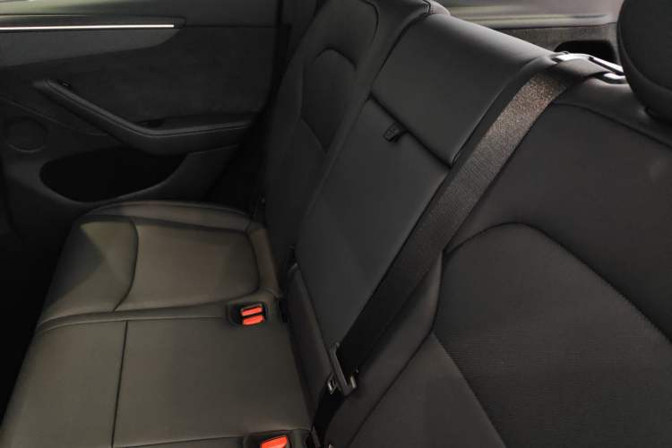 Used Tesla Model Y 2025 Long-Range All-Wheel-Drive Version