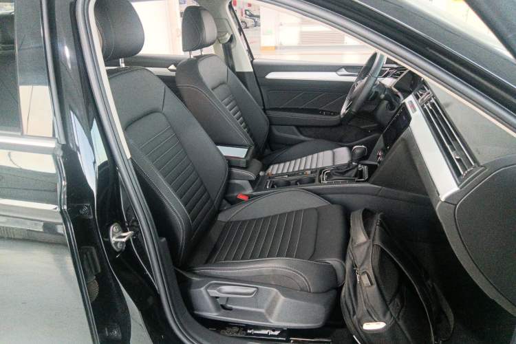 Used Volkswagen Magotan 2025 Zhongxiang Version 280TSI DSG Comfort Edition