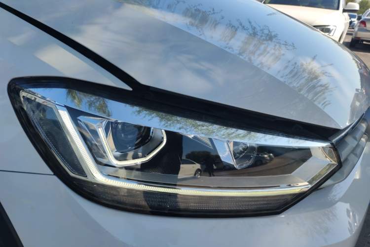 Used Volkswagen Touran 2018 Volkswagen Touran L 280TSI DSG Boundary Edition 7 Seats China VI Standard
