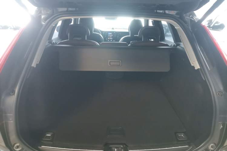 Used Volvo XC60 2019 T5 4x4 Smart Edition China V Standard
