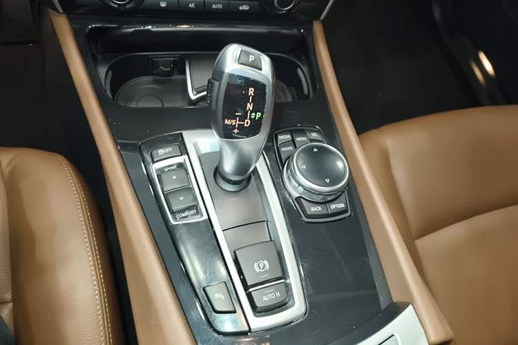 Used BMW 5 Series GT 2014 528i Leading Model