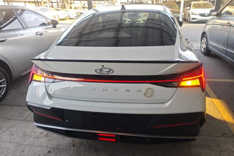 Used Hyundai Elantra 2023 1.5L CVT LUX Prestige Edition
