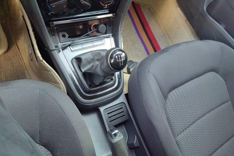 Used Volkswagen Bora 2014 1.6L Manual Fashion Edition
