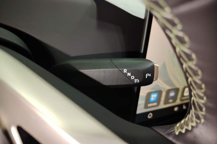 Used  07 2024 Max Extended-Range Edition
