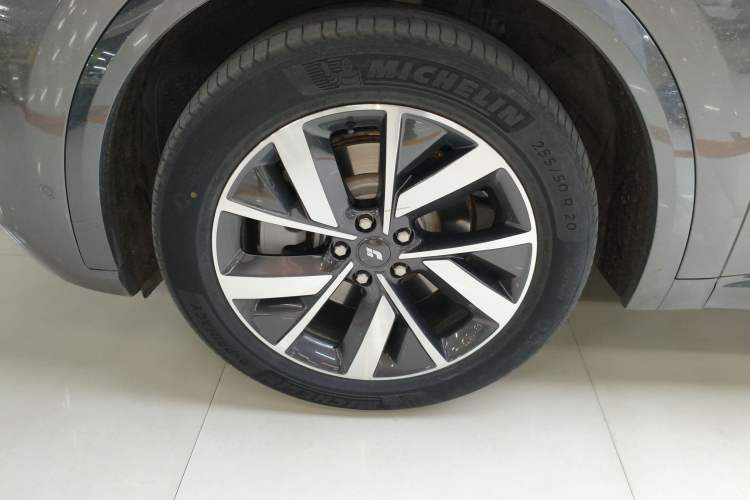 Used Li Auto L8 2023 Air model