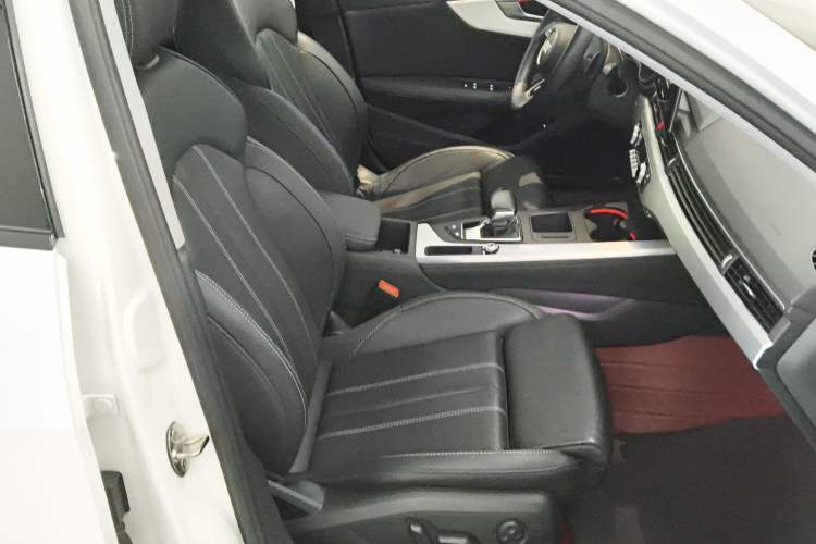 Used Audi A4L 2022 40 TFSI Luxury Dynamic Model