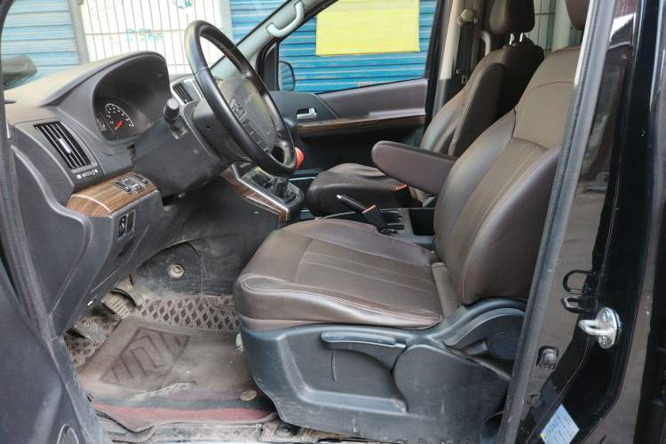 Used FORTHING Lingzhi PLUS 2022 Travel Edition 2.0L Manual Luxury Version 7 Seats