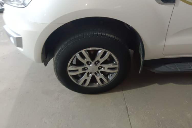 Used Ford Everest 2016 2.0T Gasoline Automatic 4x4 Luxury Edition
