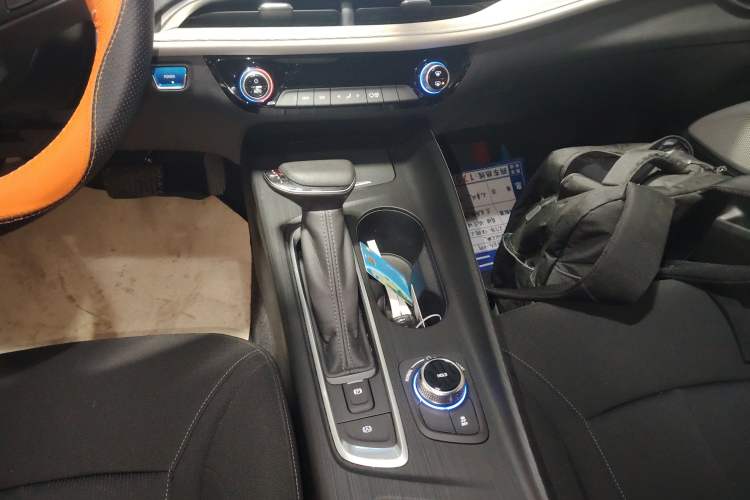Used Buick Velite 6 2020 Plug-in Hybrid Connected Fashion Model

