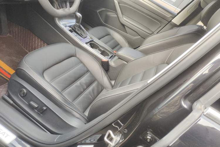 Used Volkswagen Passat 2017 330TSI DSG Luxury Edition
