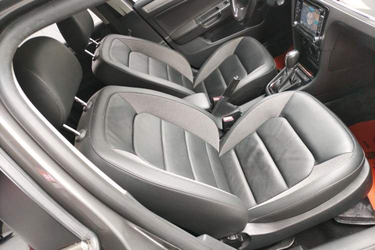 Used Volkswagen Bora 2014 1.6L Automatic Fashion Model
