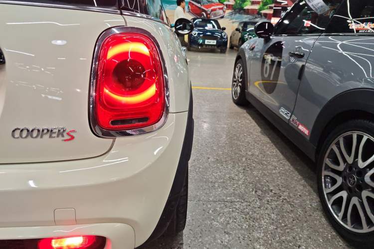 Used MINI MINI 2014 2.0T COOPER S Fun
