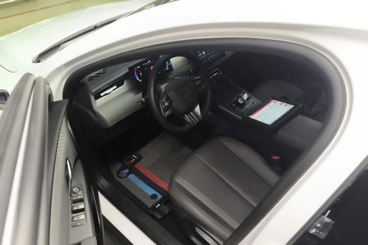 Used BYD Qin PLUS 2025 DM-i Smart Drive 55KM Leading Model
